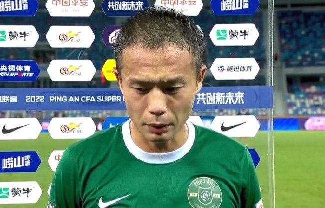 美女扒开让男人捅