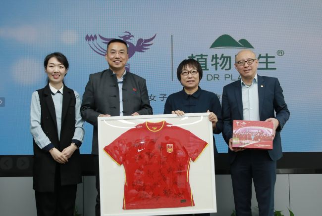 姐姐闺蜜的制服诱惑
